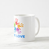 Un amour Rainbow Hands Classic Mug (Devant droit)