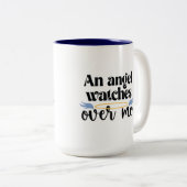 Un Ange Me Surveille Émail Camping Mug (Devant droit)