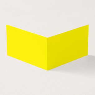 un arrière - plan jaune avec une bordure noire