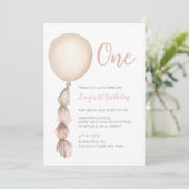 Un Balloon Neutre Boho Première Invitation Anniver (Debout devant)