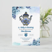 Un bébé brasse du thé Baby shower Invitation (Debout devant)