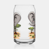 Un bébé éléphant qui sonne heureux dans la savane  (Gauche)