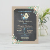 Un bébé se prépare Invitation théière Baby Shower  (Debout devant)