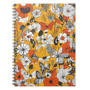 Un cahier avec des illustrations botaniques et de