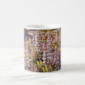 Un champ fleuri - Mug de café (Centre)