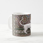 Un chat sur le mug en mosaïque (Devant gauche)