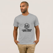 Un chien entre dans une barre - T-shirt noir et (Devant entier)