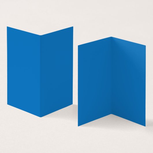 Un ciel bleu clair sans nuages remplit tout le (Inside and Outside)