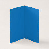 Un ciel bleu clair sans nuages remplit tout le (Inside)