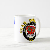 Un DOUGLAS! mug avec un Badge Douglas (Devant droit)