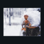 Un elfe de maïs avec un café - carte postale hiver<br><div class="desc">Un elfe d'maïs boit du café dans la forêt enneigée - drôle de carte postale de passage</div>