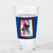 Un homme avec une coupe de verre guitare (Devant)