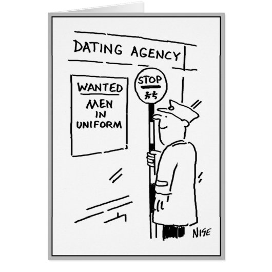 Un homme en uniforme à la recherche d'une date. (Devant)