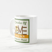 Un jardin de l'amour se développe dans la tasse du (Devant gauche)