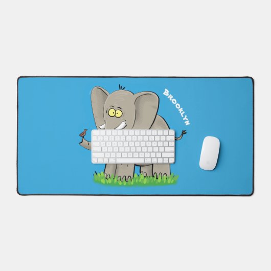 Un joli éléphant drôle avec un oiseau sur le tronc (Clavier et souris)