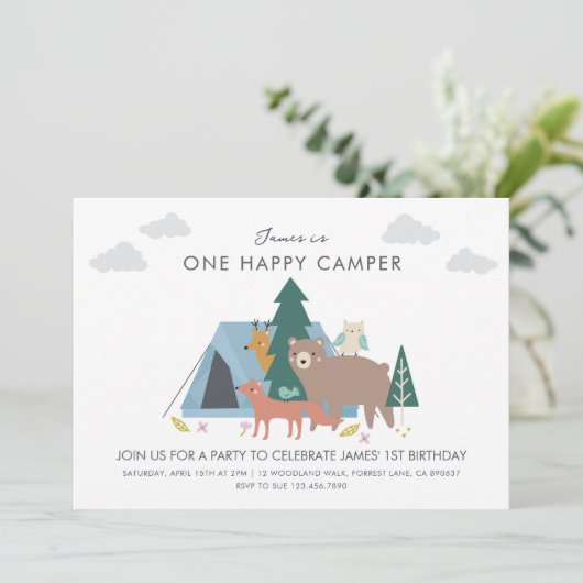 Un joyeux anniversaire de camping Invitation (Debout devant)