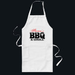 Un long tablier BBQ personnalisé pour lui<br><div class="desc">Un long tablier de barbecue pour lui. Votre nom BBQ et grill. Personnalisable par nom. Idée cadeau mignonne pour les anniversaires ou Fêtes des pères masculins. Faites des oncles papas et des grands-pas des chefs fiers.</div>