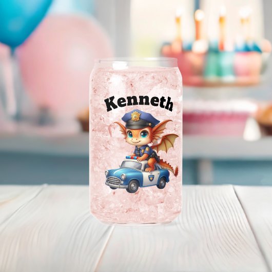 Un mignon petit dragon dans une voiture de police (Insitu (Baby Shower))