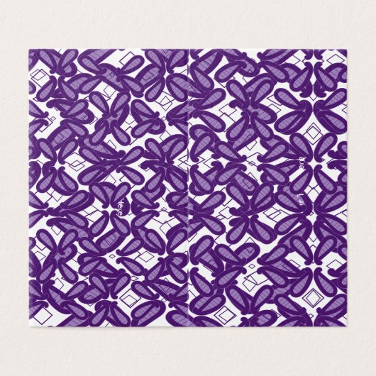 Un motif symétrique de couleur blanche et violette (Outside Unfolded)