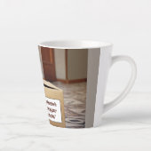Un mug Latte de dimension alternative (Droite)