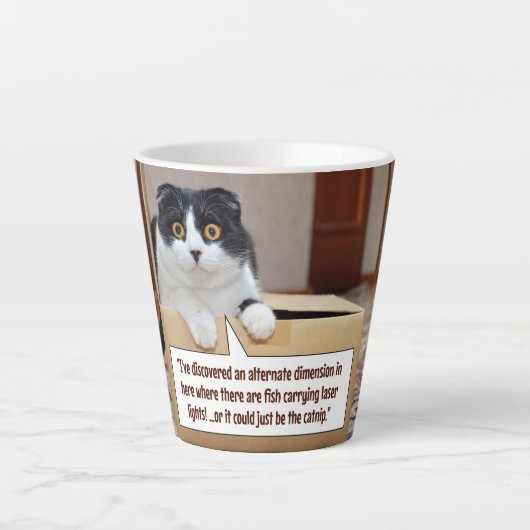 Un mug Latte de dimension alternative (Devant)