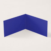 un mur bleu avec une horloge (Inside)