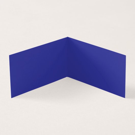 un mur bleu avec une horloge (Inside)