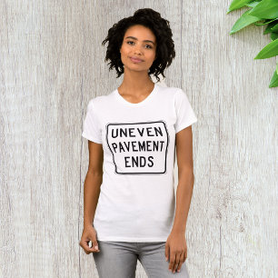 Un Pavement Inégal Entraîne Un T-shirt Femme