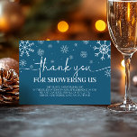 Un petit Carte de remerciements de Baby shower à f<br><div class="desc">Express votre gratitude avec notre Carte de remerciements de Baby shower A Little Snowflake. Doté de motifs délicats de flocon de neige et d'accents d'hiver douillets, cette carte est parfaite pour envoyer des remerciements sincères à vos invités après un baby shower magique. Entièrement personnalisable avec votre message personnel, il ajoute...</div>