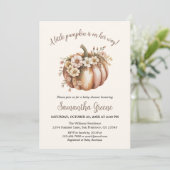 Un Petit Citrouille Baby Shower Invitations (Debout devant)