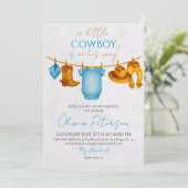 Un Petit Cow-boy Est En Chemin Invitation Blue (Debout devant)