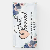 Un Petit Rétro Juste Marié Voiture Bannière (Verticale)