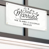 Un Petit Rétro Juste Marié Voiture Bannière (Bâtiment extérieur)