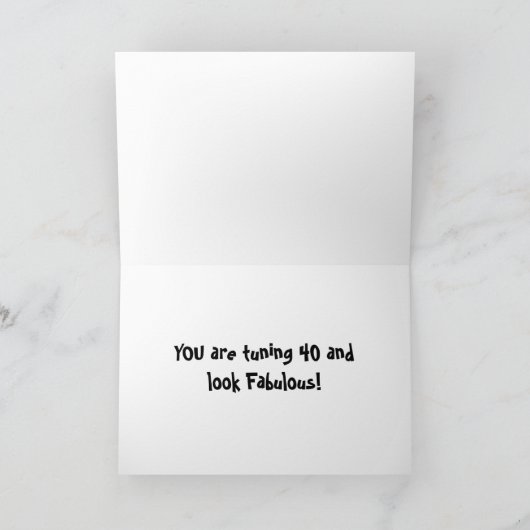 UN PEU TRISTE SUR LA CARTE DE COLLINE (Intérieur)