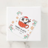 Un pingouin de Noël grâce à une étiquette cadeau L (En situation)