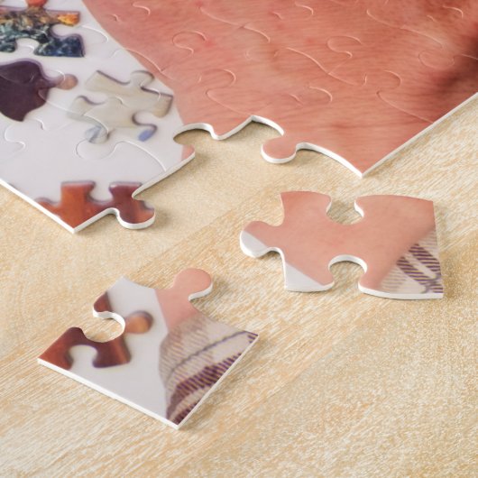 Un puzzle de puzzle non assemblé (Côté)