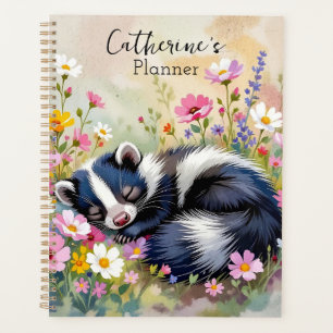 Un Skunk Adorable Endormi dans des Fleurs Personna