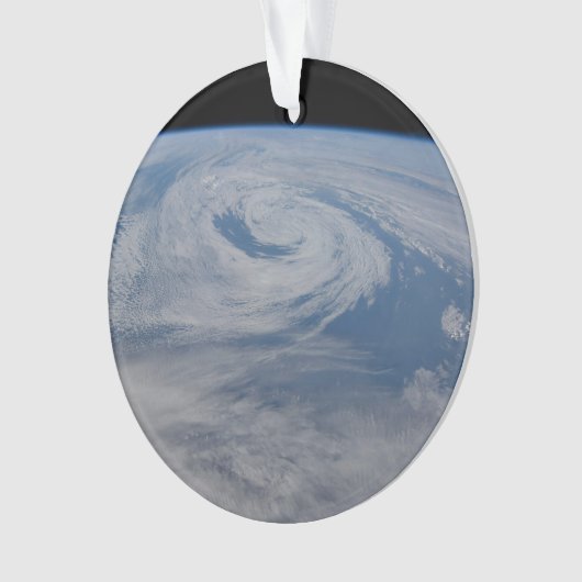 Un Système De Faible Pression Mi-Atlantique. (devant)