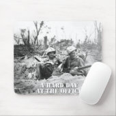 Un tapis de souris de dure journée (Avec souris)