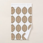 Un tapis rectangulaire avec un motif géométrique c (Serviette à main)