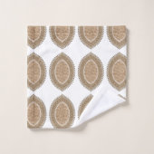 Un tapis rectangulaire avec un motif géométrique c (Gant de toilette)