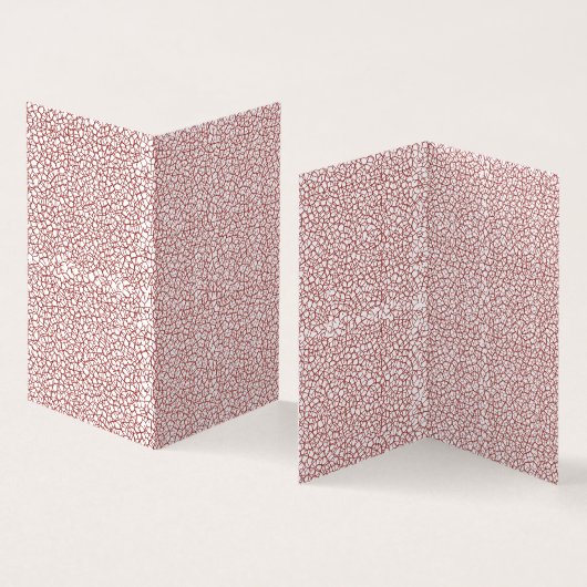 Un tapis vibrant avec un mot géométrique complexe (Inside and Outside)