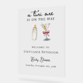 Un Tini Se Trouve Sur Le Chemin Du Baby shower Pin (Angle)