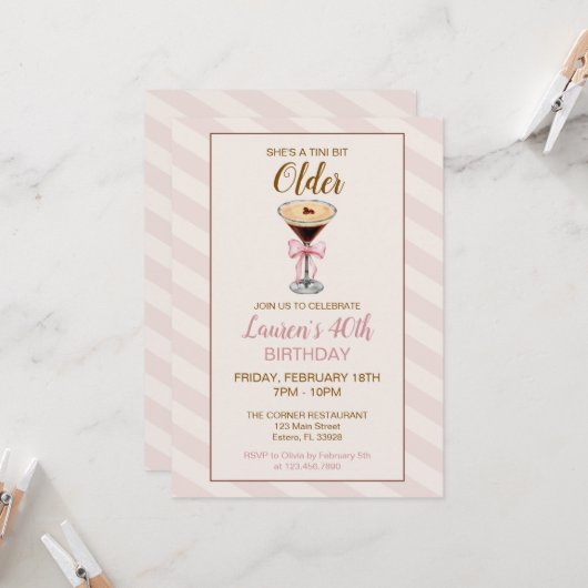 Un Tini Un Peu Plus Ancien Martini Invitation Anni (Devant/Arrière en situation)