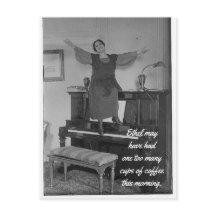 Un trop de tasses de café carte postale