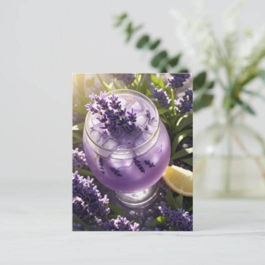 Un verre rafraîchissant de la carte postale Lavend (Debout devant)