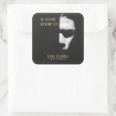 Un visage endormi dans un autocollant carré à moit (Sac)