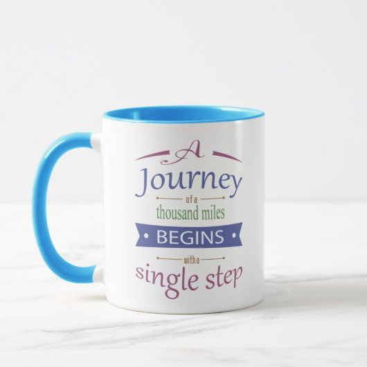 Un Voyage De Mille Milles Citer Mug (Gauche)