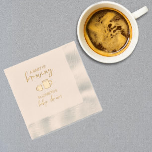 Une Baby Shower 'Un Bébé Est En Train De Cuver'