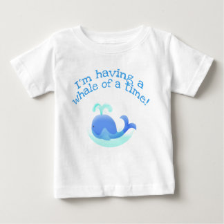Une baleine d'un moment - T-shirt de bébé de